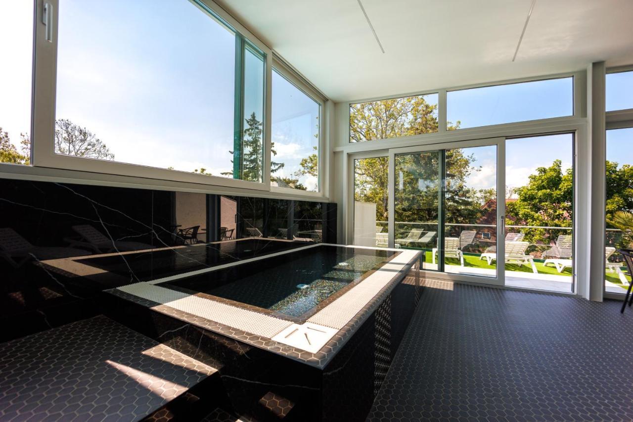 שיופוק Villa Bauhaus Gold מראה חיצוני תמונה